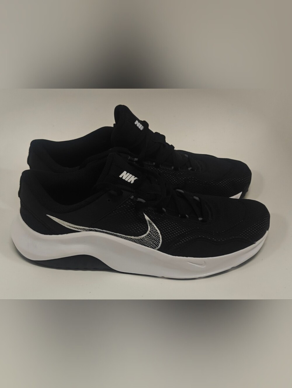 Nike Legend Essential 3 NN Men's Black Running Training Shoes Sz 11